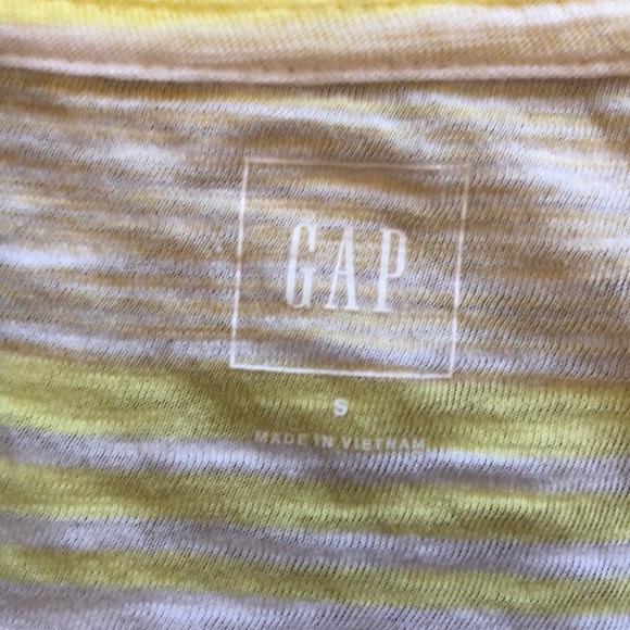 Gap striped yellow tee - Picture 3 of 4
